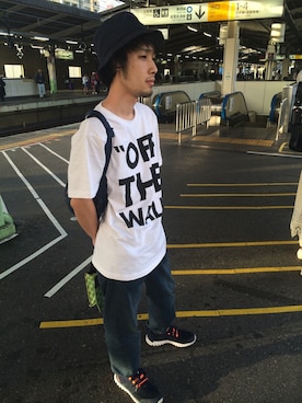 「アイテム（ボディバッグ/ウエストポーチ、ブルー系）」を使った、なりをさん（メンズ・170cm）の春コーディネート