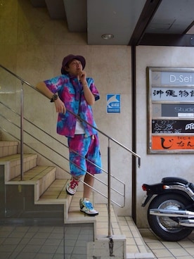 「アイテム（ノーカラージャケット、パープル系）」を使った、かずやさん（メンズ・167cm）の春コーディネート