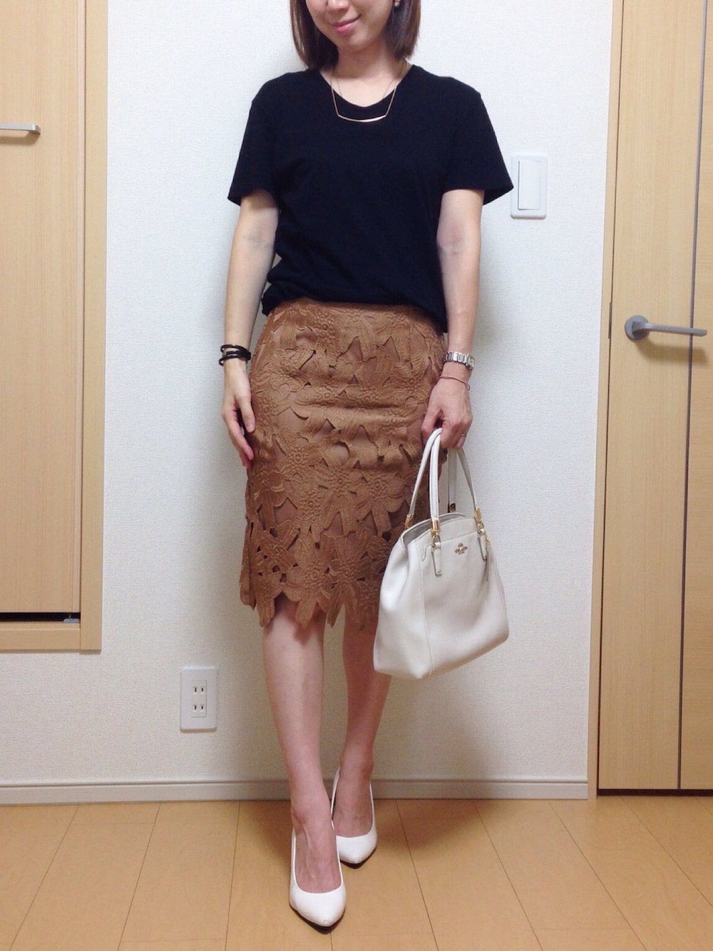「レーススカート、Tシャツコーデ」｜「ZARAのアイテム（Tシャツ/カットソー、ブラック系）」を使った、big_forestさん（レディース・158cm）の秋コーディネートの1枚目の写真