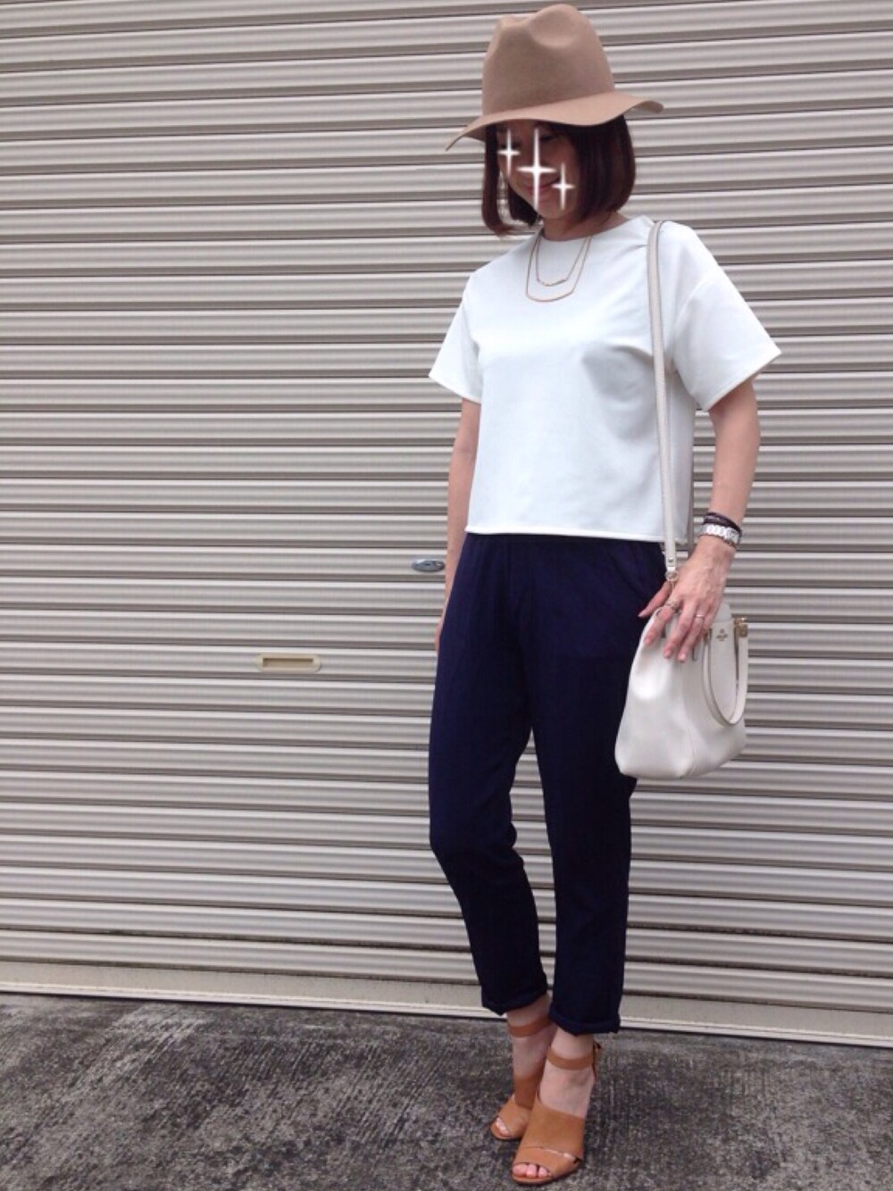 「フェルトハット、クロップドパンツ」｜「Allamandaのアイテム（帽子、ベージュ系）」を使った、big_forestさん（レディース・158cm）の秋コーディネートの1枚目の写真