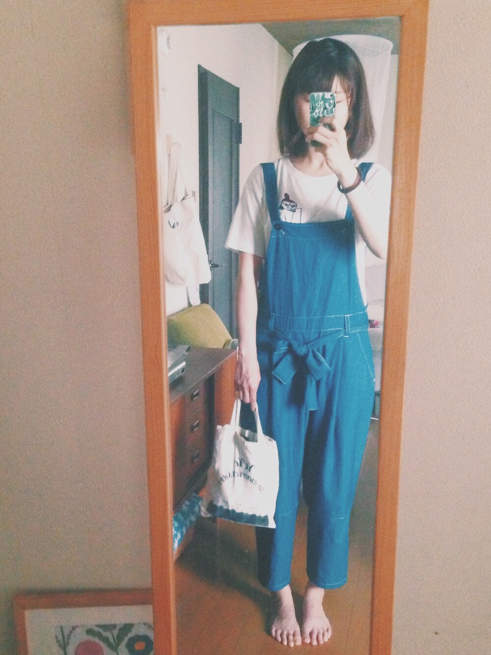 「poudoudou、サロペット、UNIQLO、UNIQLO Tシャツ、ユニクロ、teva、ムーミン、ミー、moomin、ミニトート」｜「Tevaのアイテム（サンダル、ブラック系）」を使った、かおこ☻さん（レディース・167cm）の夏コーディネートの1枚目の写真