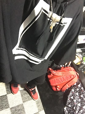 「アイテム（ポンチョ）」を使った、hyomaさん（メンズ・177cm・20代）の秋コーディネート