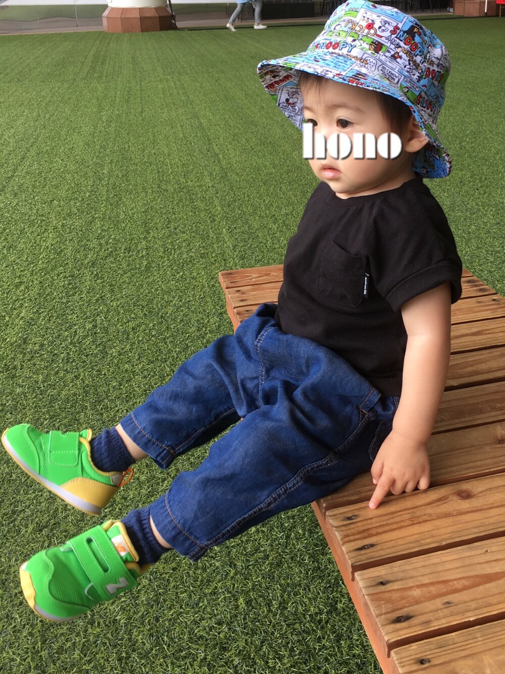 「夏コーデ、キッズコーデ、女の子、Tシャツ、デニムパンツ、男の子みたい、ハット、1歳、セール」｜「しまむらのアイテム（ハット、ブルー系）」を使った、honoさん（キッズ・80cm）の夏コーディネートの1枚目の写真