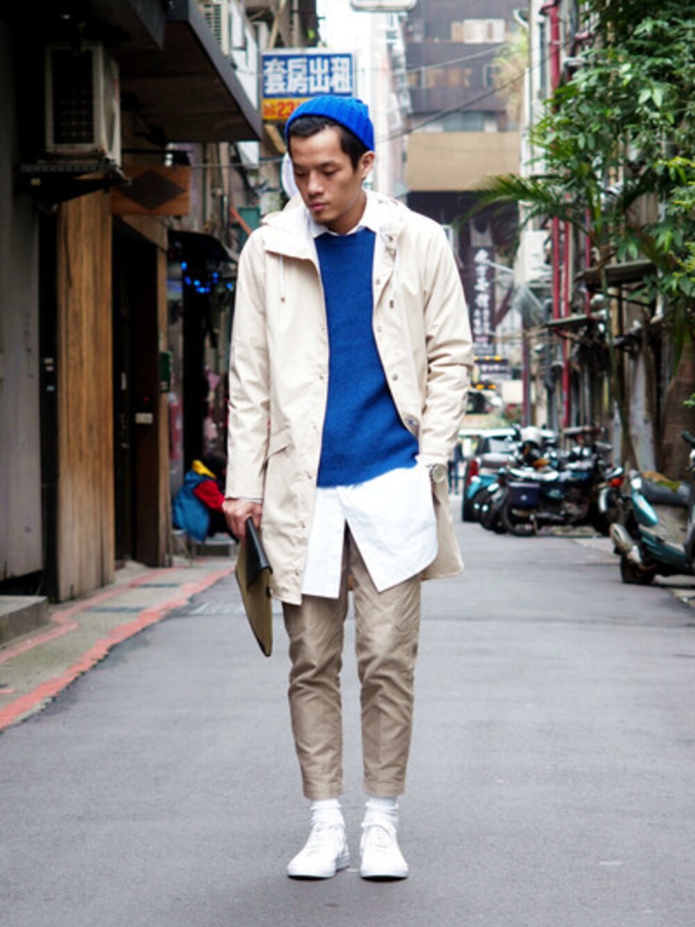 「plain-me」｜「RAINSの時尚雨衣-RAINS（トレンチコート、ベージュ系）」を使った、plain-me_xmさん（メンズ・178cm）の冬コーディネートの1枚目の写真
