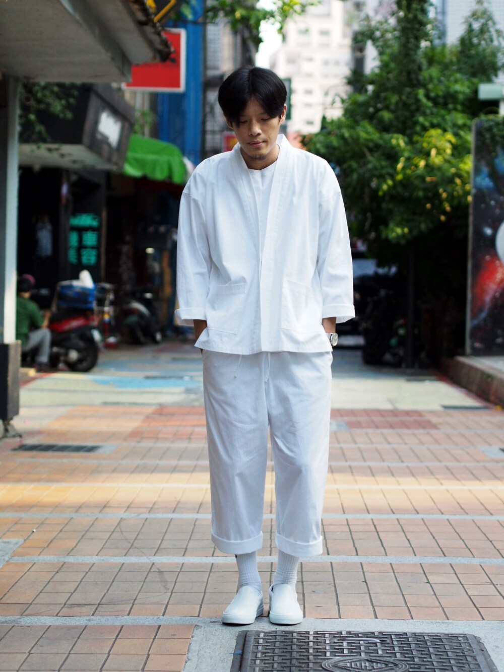 「plain-me」｜「plain-meの霜降棉織綁帶NORAGI外套（その他、ホワイト系）」を使った、plain-me_xmさん（メンズ・178cm）の春コーディネートの1枚目の写真
