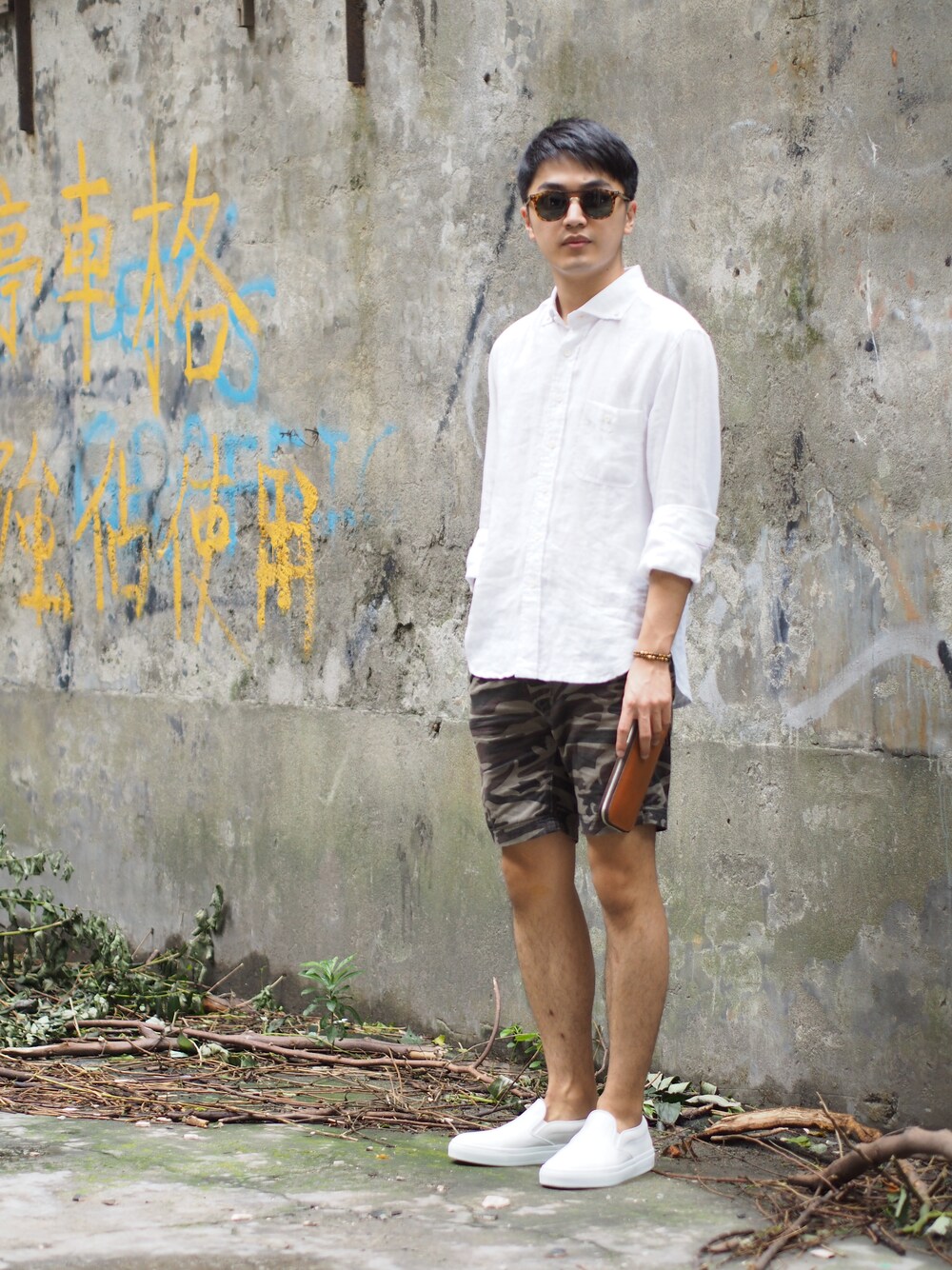 「plain-me、audience」｜「Audienceの舒爽感Delave麻質襯衫（その他、ホワイト系）」を使った、plain-me_xmさん（メンズ・172cm）の夏コーディネートの1枚目の写真
