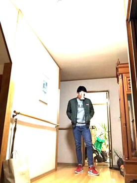 「DISCUS（ディスカス）のアイテム（スウェット）」を使った、KITETSU.worksさん（メンズ・184cm）の冬コーディネート