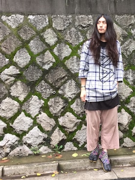 「アイテム（バングル/リストバンド）」を使った、望月貴太さん（メンズ・176cm・20代）の秋コーディネート