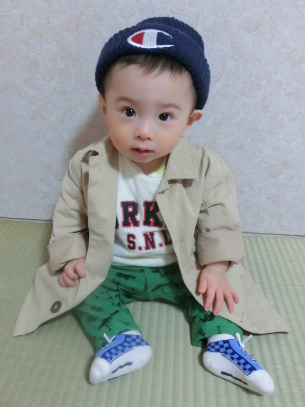 「Champion、ZARA KIDS、男の子、男の子コーデ、キッズコーデ、キッズファッション、ベビーコーデ」｜「Championの【CHAMPION】デカロゴワッチキャップ（ニットキャップ/ビーニー、ブルー系）」を使った、なおりとさん（キッズ・70cm）の春コーディネートの1枚目の写真