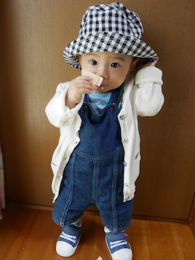 「COMME CA DU MODE（コムサデモード）のアイテム（サロペット/オーバーオール）」を使った、なおりとさん（キッズ・70cm）の春コーディネート