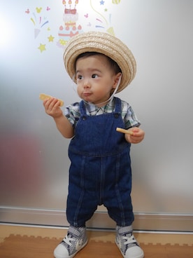 「COMME CA DU MODE（コムサデモード）のアイテム（サロペット/オーバーオール）」を使った、なおりとさん（キッズ・70cm）の春コーディネート
