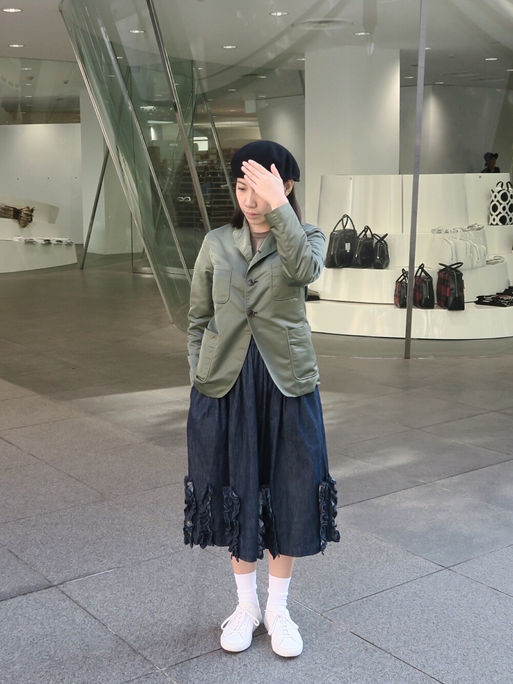 「KANGOLのアイテム（ハット、ブラック系）」を使った、Pauさん（レディース・163cm）の秋コーディネートの1枚目の写真