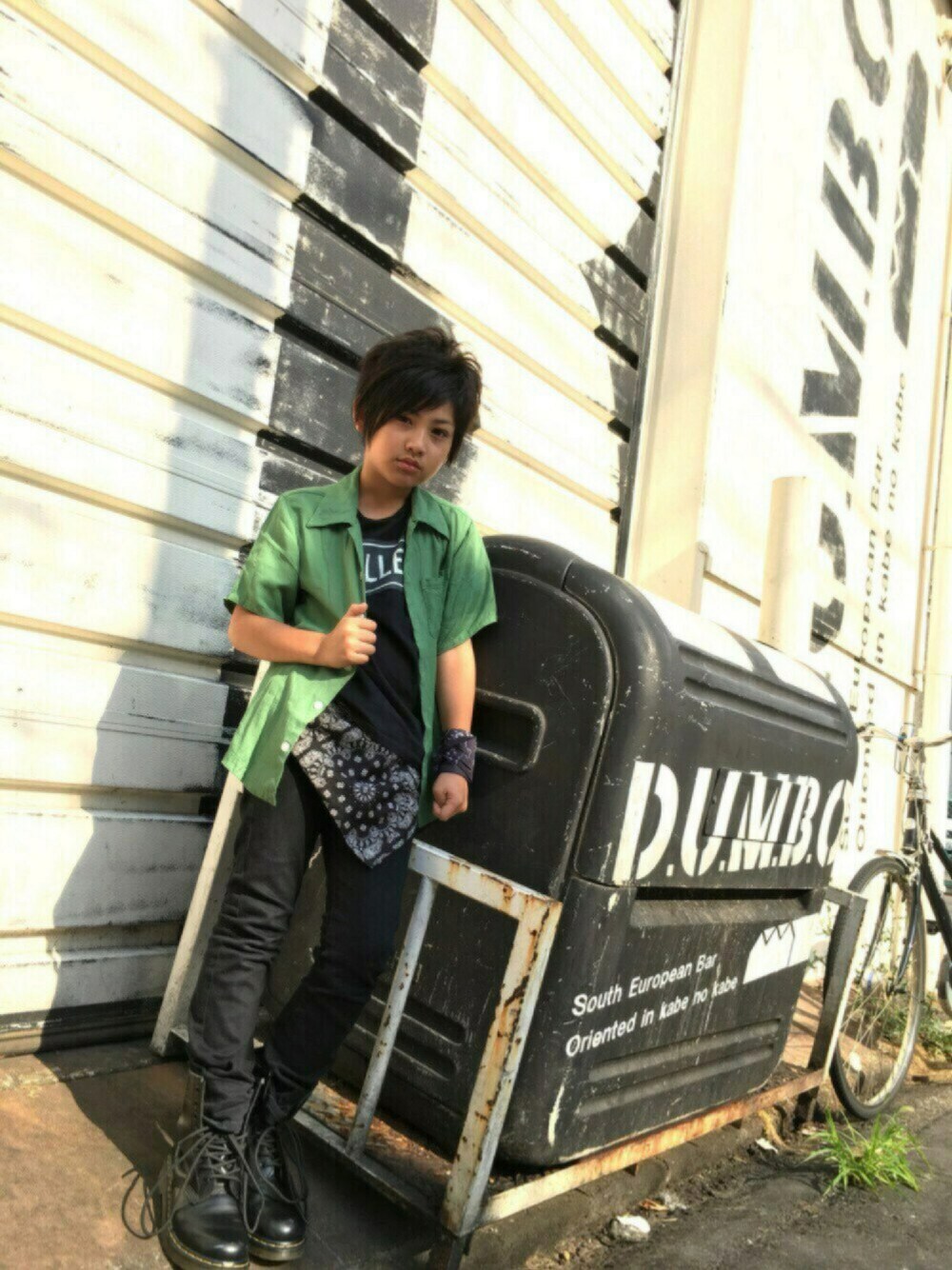 「kids、ROLLERS、Dr.Martens」｜「ROLLERSのアイテム（シャツ/ブラウス、グリーン系）」を使った、◍●⌄̈⃝KAIRIꙬ꙳●◍さん（キッズ・136cm）の秋コーディネートの1枚目の写真