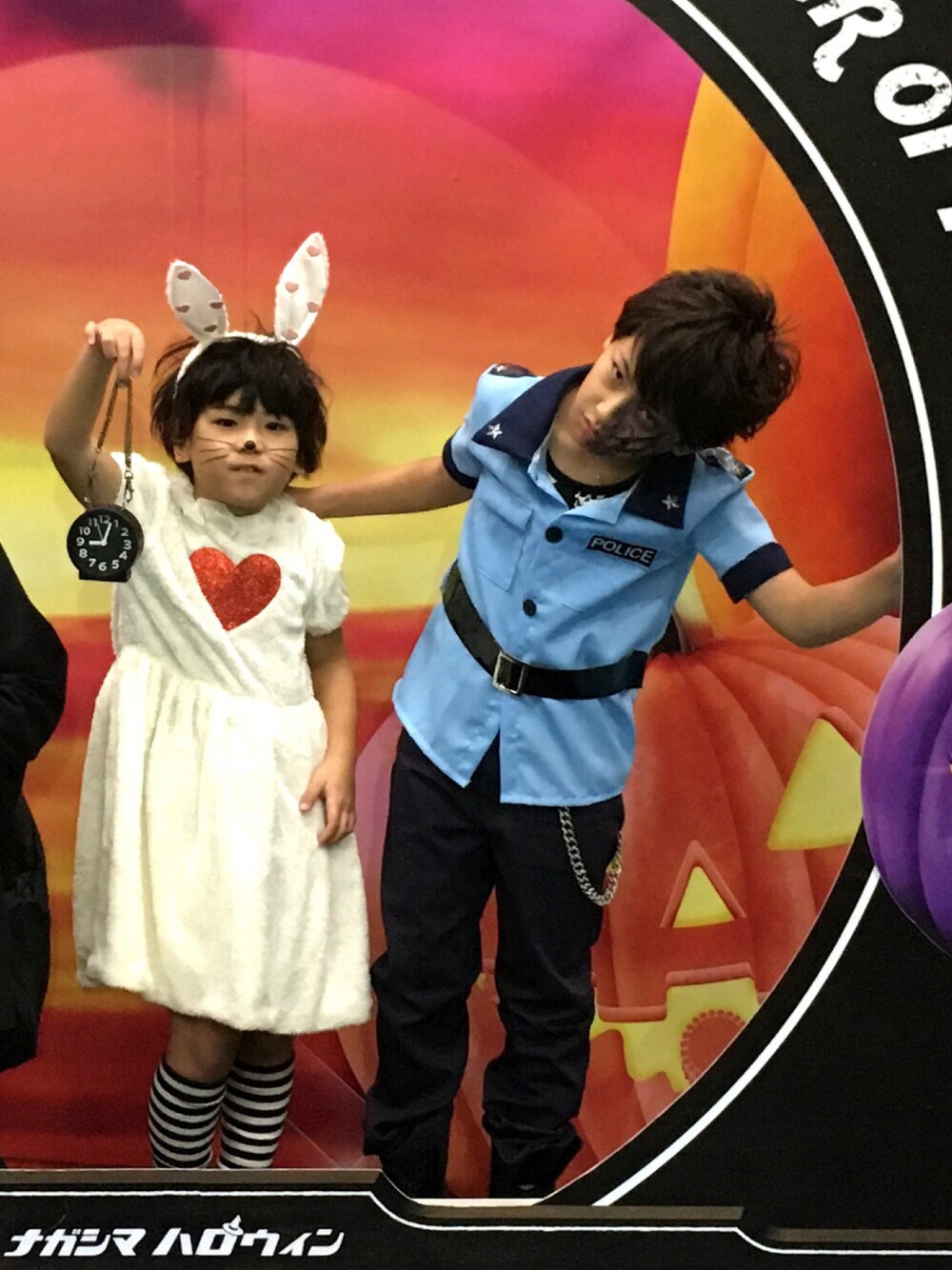 「WEAR HALLOWEEN 2016、コスプレ、kids、ポリス、白うさぎ」｜「ROLLERSのアイテム（パンツ、ブルー系）」を使った、◍●⌄̈⃝KAIRIꙬ꙳●◍さん（キッズ・136cm）の秋コーディネートの1枚目の写真