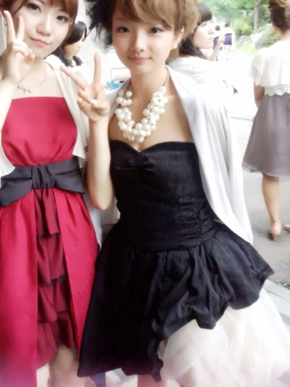 「結婚式二次会スタイル、ドレス、パーティースタイル、Lily Brown、パールネックレス」｜「LILY BROWNのアイテム（ドレス、ブラック系）」を使った、まりんさん（レディース・156cm）の秋コーディネートの1枚目の写真