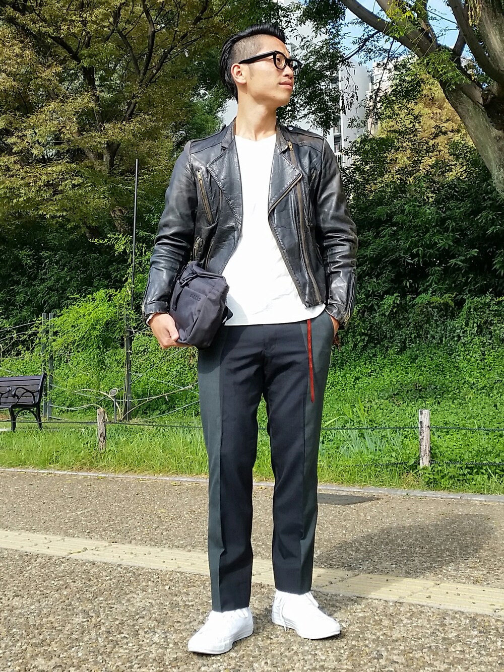 「革ジャン、アフェクタ、afecta、バッグ、ショルダーバッグ、冬服、秋服、コンバース」｜「gandalfのアイテム（ライダースジャケット、ブラック系）」を使った、ktさん（メンズ・172cm）の秋コーディネートの1枚目の写真