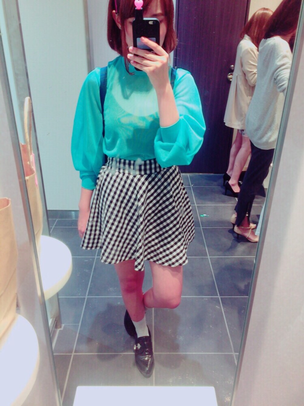 「TOGA PULLA、チェックスカート」｜「no brandのアイテム（スカート、ブラック系）」を使った、中村　もやしさん（レディース・158cm）の秋コーディネートの1枚目の写真