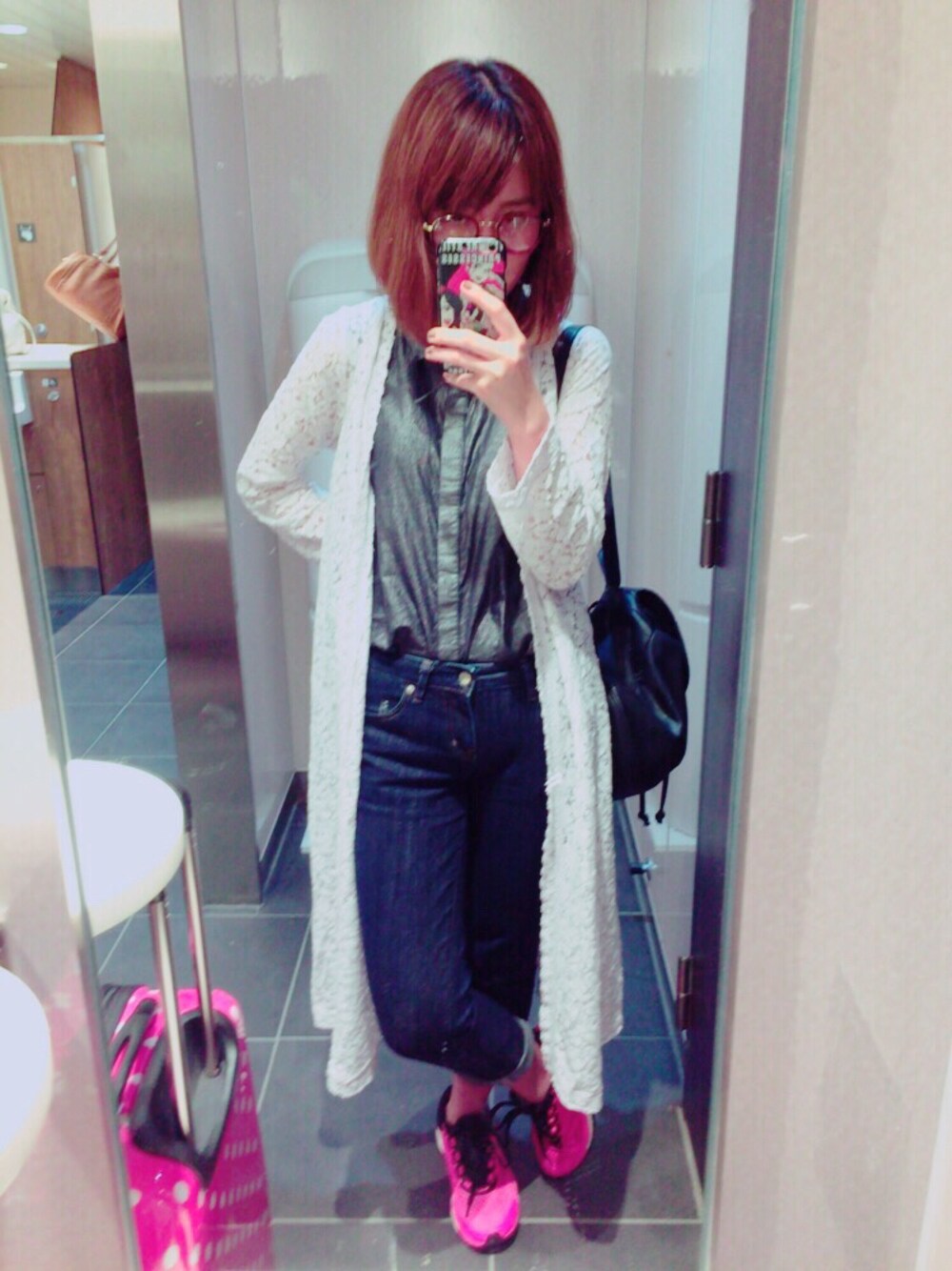 「ロングカーディガン、蛍光カラー」｜「JEANASISのアイテム（シャツ/ブラウス、シルバー系）」を使った、中村　もやしさん（レディース・158cm）の秋コーディネートの1枚目の写真
