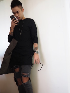 「DRKSHDW by RICK OWENS（ダークシャドウ バイ リックオウエンス）のアイテム（トートバッグ）」を使った、Lok Asokさん（メンズ・181cm）の秋コーディネート
