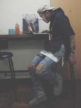 「thisisneverthat（ディスイズネバーザット）のアイテム（キャップ）」を使った、Lok Asokさん（メンズ・181cm）の冬コーディネート