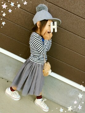 「CONVERSE（コンバース）のアイテム（スニーカー、ホワイト系）」を使った、hinataさん（キッズ・90cm）の秋コーディネート