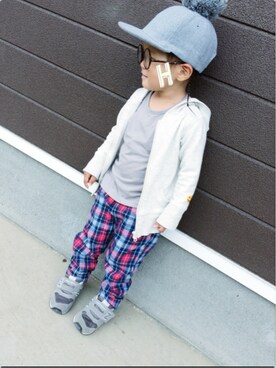 「BREEZE（ブリーズ）のアイテム（パーカー、グレー系）」を使った、hinataさん（キッズ・90cm）の秋コーディネート