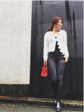 「BALENCIAGA」｜「アイテム（レインシューズ）」を使った、森絵里香さん（レディース・168cm）の秋コーディネート