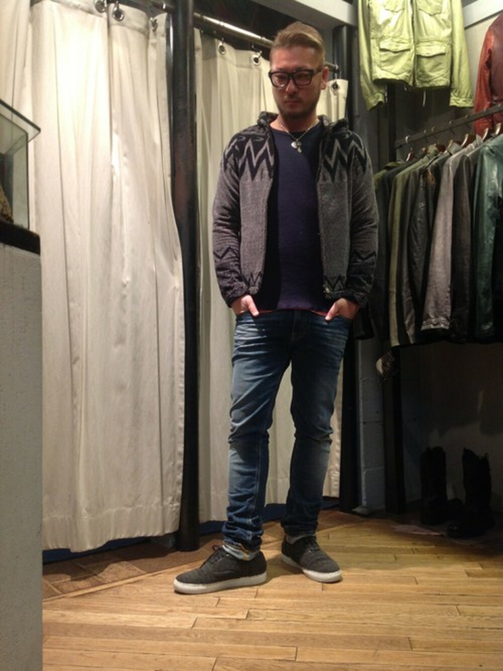 「グレー、パーカー、パイル」｜「B'2ndのBirvin Uniform （バービンユニフォーム）　別注パイルパーカー (4033)（パーカー、ブラック系）」を使った、B'2nd UENOさん（メンズ・175cm）の冬コーディネートの1枚目の写真
