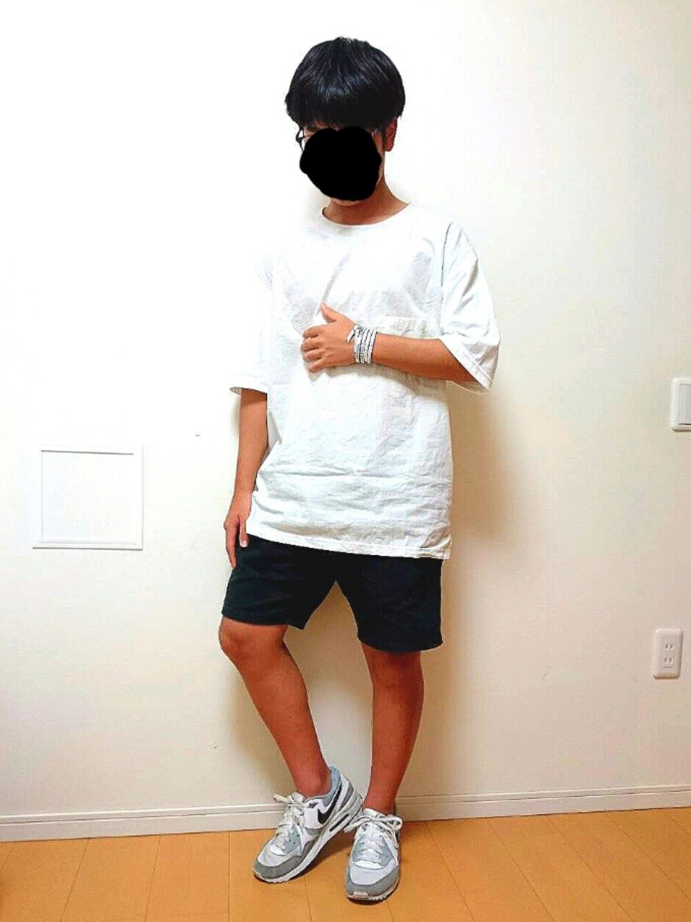 「ラフ、カジュアル、夏コーデ、短パン、シンプル、ホワイト、WEGO、白Tシャツ」｜「不明のアイテム（Tシャツ/カットソー、ホワイト系）」を使った、RYOTAさん（メンズ・162cm）の夏コーディネートの1枚目の写真