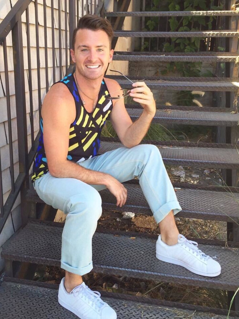 「pattern、West hollywood、casual、STYLE、ootd、LOVE、tailored、Designer、blogger、lifestyle」｜「pedro rubio tailoredのアイテム（デニムパンツ、ブルー系）」を使った、Kyle Langanさん（メンズ・175cm）の夏コーディネートの1枚目の写真