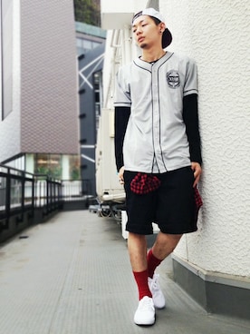 「TOPMAN（トップマン）のアイテム（トップス）」を使った、TOPMAN スタッフさん（メンズ・178cm）の春コーディネート
