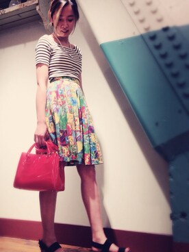 「LILY BROWN（リリーブラウン）のマルチプリントフレアスカート（スカート、グリーン系）」を使った、akari suzukiさん（レディース・164cm）の春コーディネート