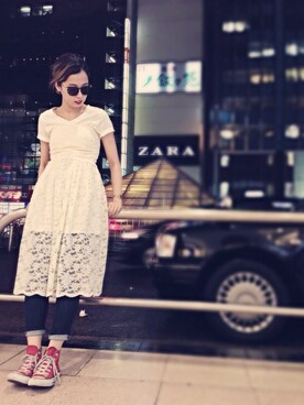 「LILY BROWN（リリーブラウン）のバッククロスハイウエストデニムパンツ（その他パンツ、ブルー系）」を使った、akari suzukiさん（レディース・164cm）の春コーディネート