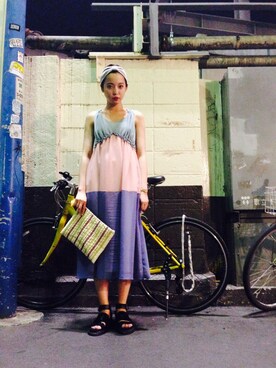 「LILY BROWN（リリーブラウン）のカラーブロックドレス（ワンピース、グリーン系）」を使った、akari suzukiさん（レディース・164cm）の夏コーディネート