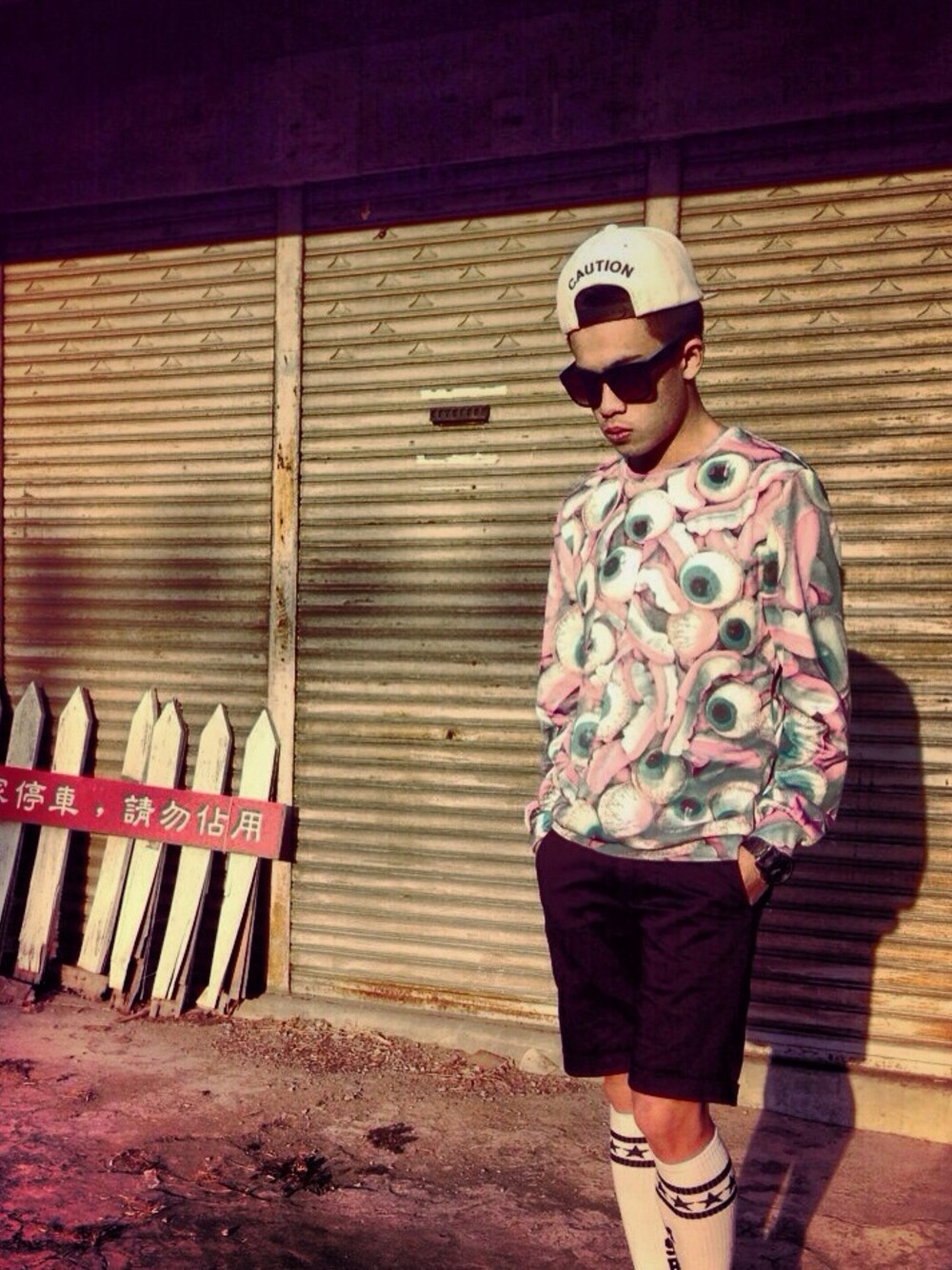 「WEAR、Taiwan、fashion、street、dope、misbhv、mrgugumissgo、miss.go、mr.gugu」｜「misbhvのアイテム（ソックス/靴下、ホワイト系）」を使った、Dannyさん（メンズ・168cm）の夏コーディネートの1枚目の写真