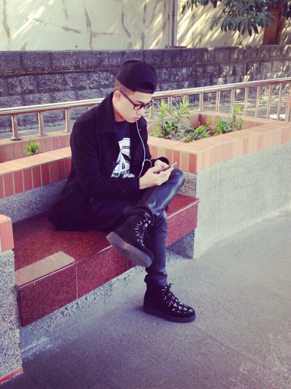 「BOY LONDON、UNIF、UNDERGROUND、BUZZ、Buzzclothing」｜「UNIFのアイテム（キャップ、ブラック系）」を使った、Dannyさん（メンズ・168cm）の夏コーディネートの1枚目の写真