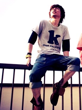 「M（エム）のTシャツ（Tシャツ/カットソー、グレー系）」を使った、SYUMAさん（メンズ・169cm）の冬コーディネート