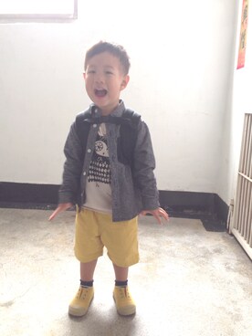 「アイテム（カーゴパンツ、イエロー系）」を使った、Ashley人妻愛柏柏さん（キッズ・80cm）の春コーディネート