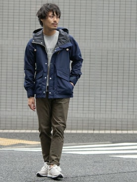 「アイテム（マウンテンパーカー、ブルー系）」を使った、JOURNAL STANDARD relumeさん（メンズ・170cm）の秋コーディネート