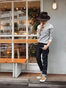 「TODAYFUL（トゥデイフル）のアイテム（スニーカー）」を使った、TOMOMI KANATAさん（レディース・161cm）の秋コーディネート