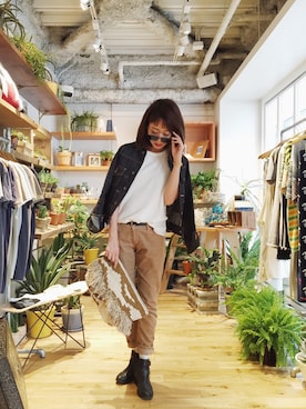 「TODAYFUL（トゥデイフル）のアイテム（デニムジャケット）」を使った、TOMOMI KANATAさん（レディース・161cm）の秋コーディネート