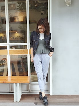 「TODAYFUL（トゥデイフル）のアイテム（デニムジャケット）」を使った、TOMOMI KANATAさん（レディース・161cm）の秋コーディネート