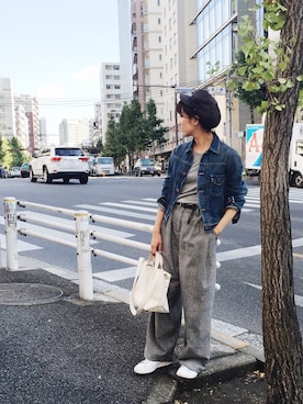 「TODAYFUL（トゥデイフル）のアイテム（デニムジャケット）」を使った、TOMOMI KANATAさん（レディース・161cm）の秋コーディネート