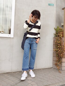 「アイテム（スニーカー）」を使った、TOMOMI KANATAさん（レディース・161cm）の冬コーディネート