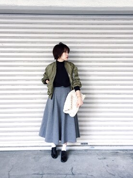 「スウェットスカート」｜「アイテム（MA-1）」を使った、TOMOMI KANATAさん（レディース・161cm）の冬コーディネート
