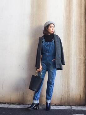 「TODAYFUL（トゥデイフル）のアイテム（オールインワン・サロペット）」を使った、TOMOMI KANATAさん（レディース・162cm）の秋コーディネート