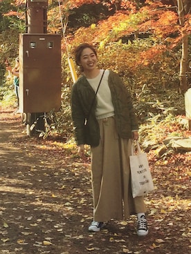 「アイテム（ミリタリージャケット）」を使った、TOMOMI KANATAさん（レディース・162cm）の冬コーディネート