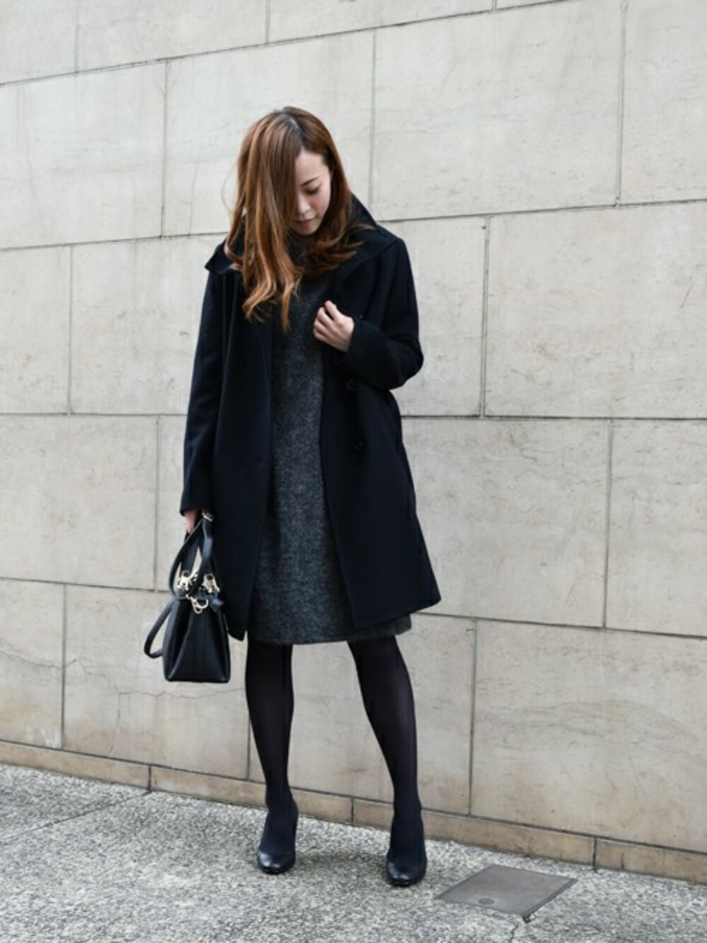 「ワンピース、ブラック、ウールコート、デート、MK MICHEL KLEIN、スタンドカラーコート」｜「MK MICHEL KLEINのスタンドカラーウールコート【SUPER100S WOOL】（その他アウター、ブラック系）」を使った、MKミッシェルクランさん（レディース・155cm）の冬コーディネートの1枚目の写真