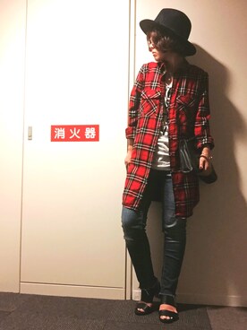 「H&M（エイチ・アンド・エム）のアイテム（シャツ/ブラウス、レッド系）」を使った、@miSaさん（レディース・152cm）の秋コーディネート