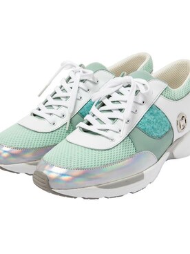 「METROCITY(メトロシティ)のアイテム(スニーカー)」を使った、Yonnie Kimさん(レディース・163cm)の秋コーディネート